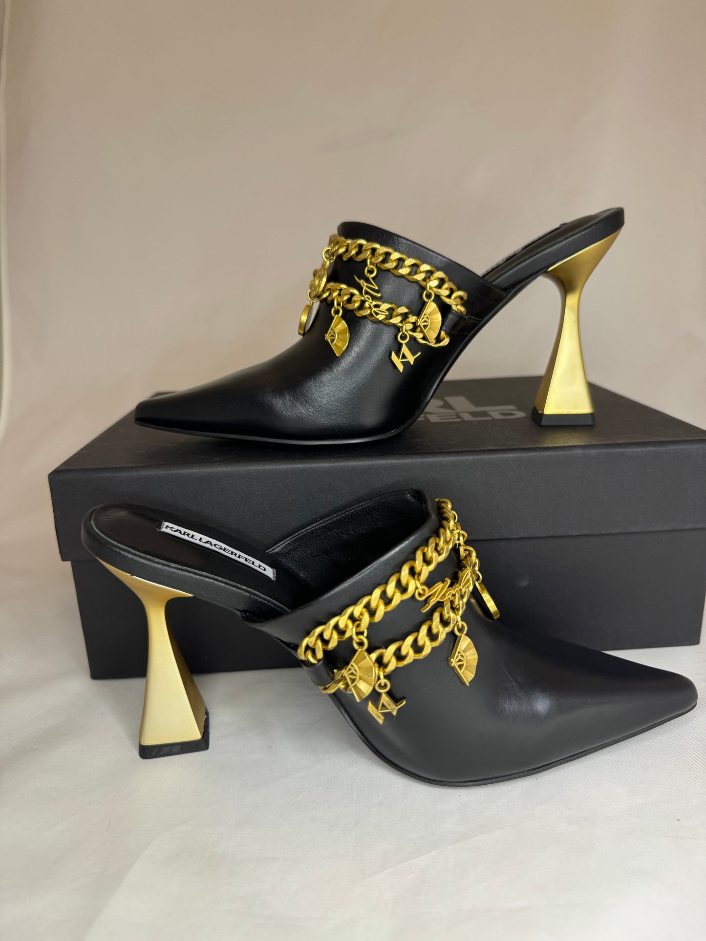 KARL-LAGERFELD-new-season-sandal