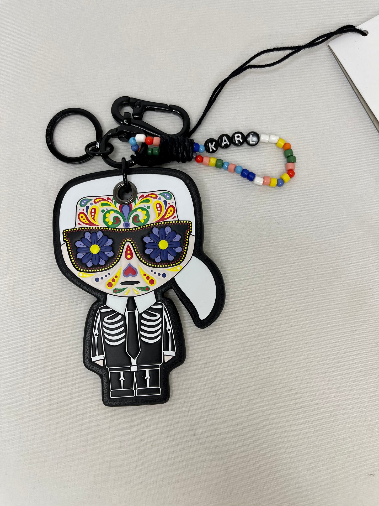KARL-LAGERFELD-big-ikonik-keychain